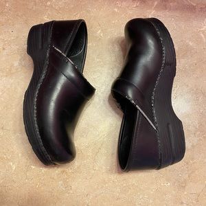 Women’s shoes size 37